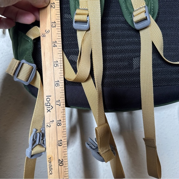 Osprey Forest Green Daylite Plus Backpack - Picture 8 of 15